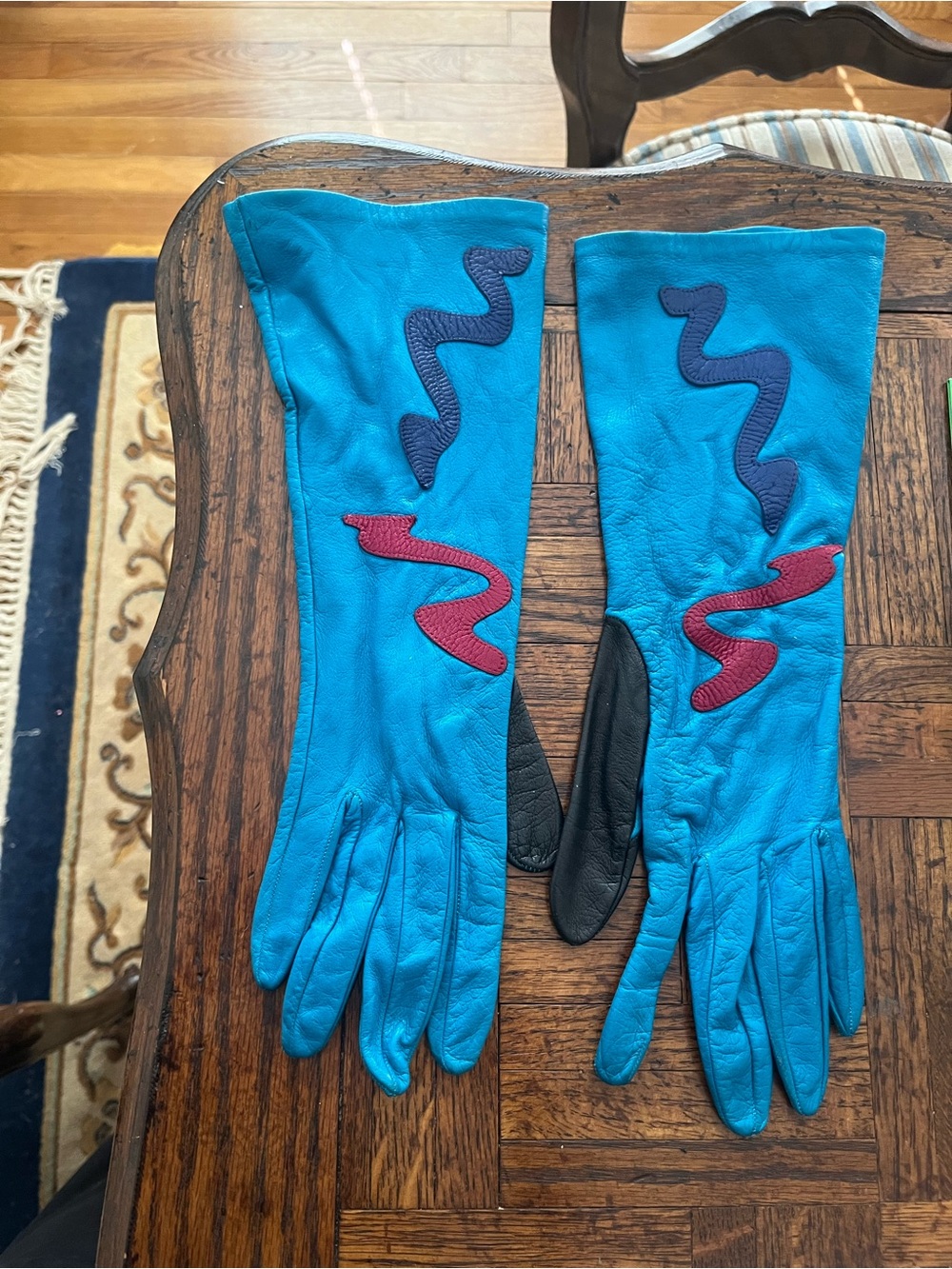 Vintage 80s Turquoise Leather Gloves with silk lining